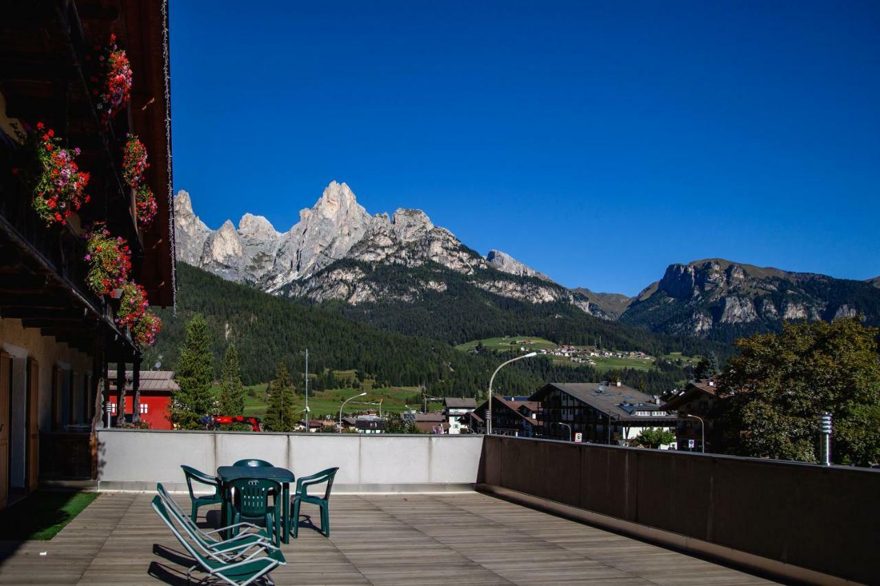 Buffaure A Parte Apartamento Pozza di Fassa Exterior foto